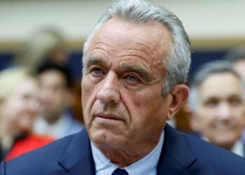 Βόμβα Kennedy (ΗΠΑ) για εμβόλια – Χωρίς δοκιμές με εικονικό φάρμακο, άγνωστοι οι κίνδυνοι για εκατομμύρια ανθρώπους