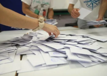 Ερώτηση βόμβα γαλάζιων βουλευτών στον Λιβάνιο υπονοεί νοθεία στις εκλογές!