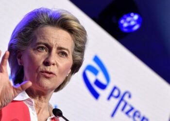 Pfizergate: Η von der Leyen στο εδώλιο για μυστικά μηνύματα και δισεκατομμύρια κάτω από το τραπέζι