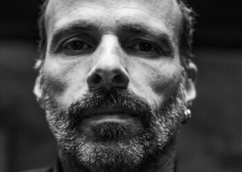 Ο δημιουργός των αντιχριστιανικών βλασφήμων τερατουργημάτων που εκτίθενται στην «Εθνική Πινακοθήκη» Χριστόφορος Κατσαδιώτης σε…