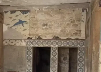 ΔΙΑΛΥΣΗ ΤΩΝ ΠΑΝΤΩΝ! Σοκ! Κατέρρευσε τμήμα τοιχογραφίας στο Ανάκτορο της Κνωσού