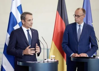 ΚΥΡΙΟΣ ΜΑΞΙΜΟΣ Το συγκινητικό δώρο του καγκελαρίου Μερτς στον Κυριάκο των Ελλήνων