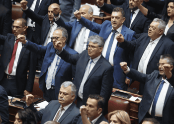 ΝΙΚΗΤΑΣ ΑΠΟΣΤΟΛΟΥ : ΟΤΑΝ ΟΙ “ΧΡΙΣΤΙΑΝΟΙ” ΠΟΛΙΤΙΚΟΙ ΔΕΝ ΕΙΝΑΙ ΤΑΠΕΙΝΟΦΡΟΝΕΣ