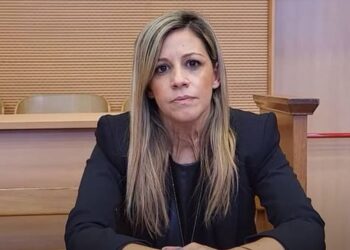 Εμβόλια COVID-19… Γιατί η Ελλάδα Καλεί την Δικηγόρο Βάσω Πανταζή