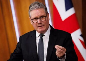 Απίστευτο – Ο Starmer κόβει το νερό στους Βρετανούς με … τον φόρο μπάνιου – Θύελλα αντιδράσεων για το πρωτοφανές μέτρο