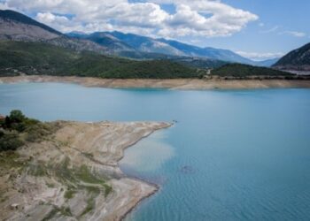 Ώρα για την Ελλάδα να διαλέξει: Ανεξέλεγκτος τουρισμός ή νερό