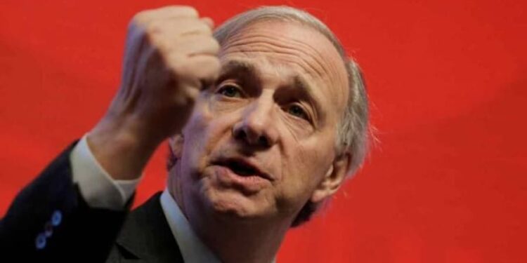 Βόμβα από Ray Dalio (Bridgewater): «Έτσι χρεοκοπούν τα κράτη» – Η Ελλάδα κινδυνεύει ξανά από νέο θανάσιμο σπιράλ χρέους