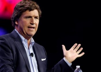 Σοκαριστική προειδοποίηση Carlson: Οι ΗΠΑ θα καταρρεύσουν με πάταγο εάν εμπλακούν στον ισραηλινό πόλεμο κατά του Ιράν