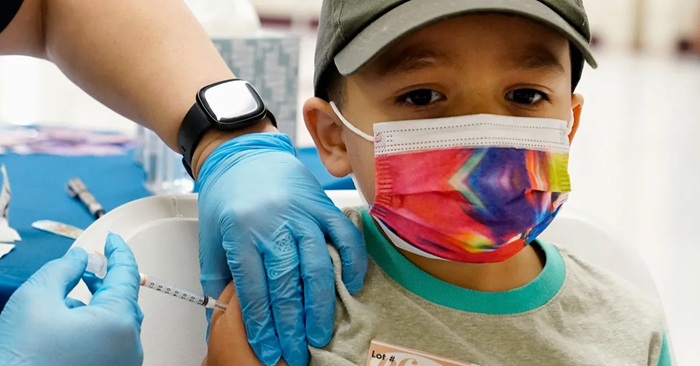 FDA: Ο Εμβολιασμένος με mRNA Κινδυνεύει με Αιφνίδιο Θάνατο που χτυπάει σαν Ωρολογιακή βόμβα για Αρκετά Χρόνια μετά την Ένεση