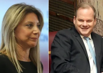Οργισμένη ανάρτηση Καρυστιανού για τη «βαθιά διαπλεκόμενη κυβέρνηση και τα πολύτιμα δεκανίκια της δήθεν αντιπολίτευσης»