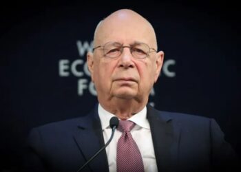 To Great Reset μας έλεγε να φάμε έντομα ενώ ο διεστραμμένος παράφρονας Schwab το χρέωνε για μασάζ από άντρες και σαμπάνιες