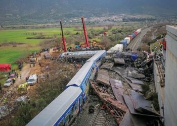 Τέμπη: Νέα έκθεση-κόλαφος για το έγκλημα από την ομάδα Κοκοτσάκη – Ποια ήταν τα οκτώ άτομα που κινούνταν ύποπτα στον χώρο της τραγωδίας;