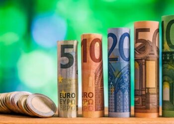Δεν τους βγαίνει η κατάργηση των μετρητών. Η Ε.Κ.Τ. αναζητά γραφίστες για σχεδιασμό νέων χαρτονομισμάτων.