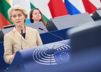 Η Φον ντερ Λάιεν Κατηγορεί τους Αντιεμβολιαστές & τον Πούτιν για την ψήφο Δυσπιστίας