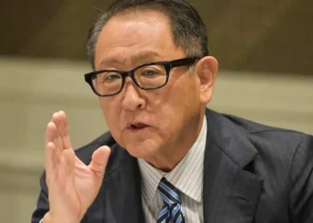 Πρόεδρος της Toyota: Ένα Ηλεκτρικό Όχημα Παράγει Τριπλάσια Ρύπανση από Ένα Υβριδικό Κατά τη Διάρκεια του Κύκλου Ζωής του