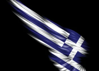 Παρασκευή Σιδέρη : Απαιτούμε να ξηλώσετε το εθνόσημο από τις στολές σας!