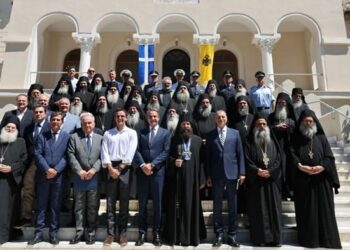 Γ.Μ : Ιερατείο αλλοτριωμένο …