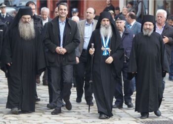 Η Ιερά Επιστασία αναμένει «ολοθύμως» τον αφορισμένο φιλοσοδομίτη Κυριάκο Μητσοτάκη για τα ΕΣΠΑ.