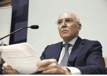Π.Ρουμελιώτης: «Γ.Παπανδρέου & Γ.Παπακωνσταντίνου έβαλαν την χώρα στο Μνημόνιο για να εκδικηθούν τους Έλληνες»