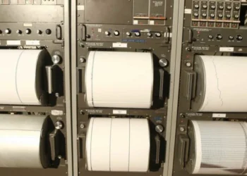 Νέος ισχυρός σεισμός 4,1 Ρίχτερ Στο ίδιο σημείο όπου καταγράφηκε το μπαράζ σεισμών πριν από λίγο καιρό