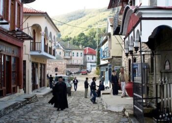 ΟΤΑΝ Ο ΘΕΟΣ ΚΑΝΕΙ ΧΙΟΥΜΟΡ ΣΤΟ ΑΓΙΟΝ ΟΡΟΣ Πρόσφατη διήγηση… π.Διονύσιος Ταμπάκης
