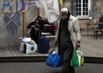 Γαλλία στο χείλος του γκρεμού! Μνημόνιο 43,8 δισ. ευρώ με περικοπές, απολύσεις και κατάργηση αργιών πυροδοτεί κοινωνική θύελλα