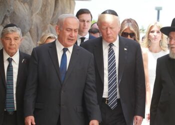 Ηλίας Καλλιώρας: Αλάσκα, Τραμπ και άρες μάρες κουκουνάρες!