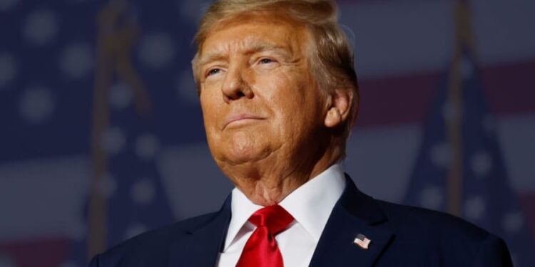 Τέλος στη λογοκρισία των social media – Ο Trump απειλεί με δασμούς χώρες με ψηφιακούς κανόνες κατά των ΗΠΑ