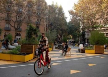 Έρχεται η δυστοπία του Όργουελ; Η “Ανοιχτή Γειτονιά 15 λεπτών” επεκτείνεται σε όλες τις Δημοτικές Κοινότητες της Αθήνας