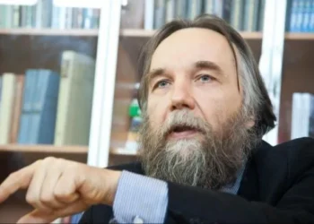 Alexander Dugin: “Tο τζαμί Al Aqsa θα καταστραφεί από την ομάδα του Μεγάλου Ισραήλ.Γι αυτό γίνεται όλο αυτό το χάος.” ΤΟΝ ΦΕΡΝΟΥΝ