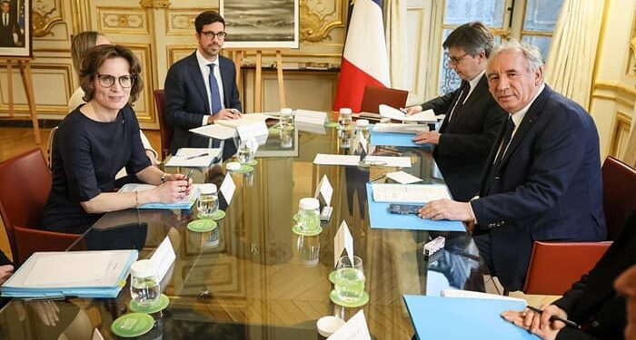 Η Γαλλική Κυβέρνηση υπό Κατάρρευση στις 8 Σεπτεμβρίου: Περικοπές & Λιτότητα