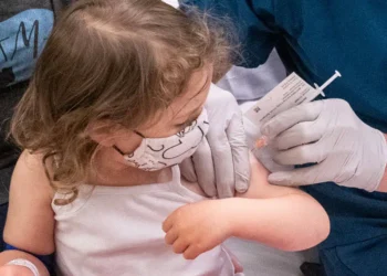 Σημαντική Μελέτη Επιβεβαιώνει ότι τα “Εμβόλια” mRNA κατά του Covid Προκαλούν Επιθετικούς “Τούρμπο-Καρκίνους”