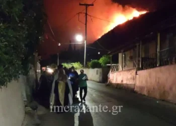 Πυρκαγιές: Ένας ψαλμός πάντα θα μας λυτρώνει από τα ανείπωτα – Συγκίνηση με τη λιτανεία στη Ζάκυνθο