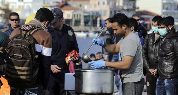 Οἱ Ἐθνικοὶ Φύλακες σιτίζουν Ἕλληνες – Τὸ Κράτος τοὺς λαθρομετανάστες