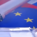 Η ταλαίπωρη Kimberly Guilfoyle θα χρειαζόταν ισχυρές δόσεις μεθαμφεταμίνης ώστε να υποστεί τον Πρόεδρο Τασούλα, τη πρώην Πρόεδρο Σακελλαροπούλου των Τεμπών (Death Proof), etc