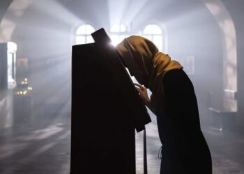 Μια κυρία στα Μέγαρα, μετά το θάνατο του ανδρός της, την ειδοποίησε η Εφορία Μεγάρων να πάει προς…