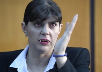 ΚΥΡΙΟΣ ΜΑΞΙΜΟΣ: ΟΠΕΚΕΠΕ: Το βαμπίρ από τη Ρουμανία χτυπά 8 γαλάζιους βουλευτές και κλονίζει τη δεδηλωμένη