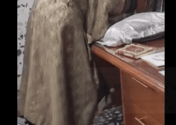 Δεν είναι επιληψία δεν είναι δαιμονισμός είναι η ”προσευχή” του ραβίνου για το γενοκτονικό στρατό.. ΒΙΝΤΕΟ