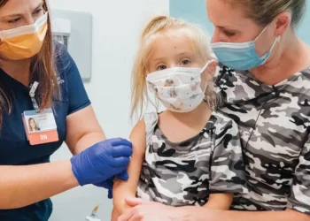 Οι Περισσότεροι Αμερικανοί λένε ότι τα «Εμβόλια» κατά του Covid Προκάλεσαν Παγκόσμια Μαζική Αύξηση Θανάτων