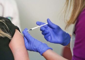 Δικαίωση για την Γλυκερία 4 χρόνια μετά – Το Δικαστήριο αναγνώρισε ότι «έφυγε» λόγω του Astra Zeneca – Αλγεινή εντύπωση προκαλεί η ανακοίνωση της 7ης ΔΥΠΕ!