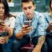Τα Smartphones Καταστρέφουν τον Εγκέφαλό μας με Πρωτοφανή Ταχύτητα, σύμφωνα με Μελέτη