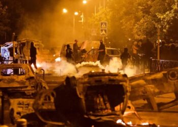 Σχόλιο Παρασκευής Σιδέρη: Στο πήραν αμπάριζα και συ πανηγυρίζεις για το αυτογκόλ… Σύνελθε!