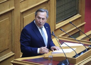 Χαμός στη «Νίκη»: Ο διαγραφείς Βρεττός καταγγέλει βουλευτές ως «πράκτορες» της ΝΔ