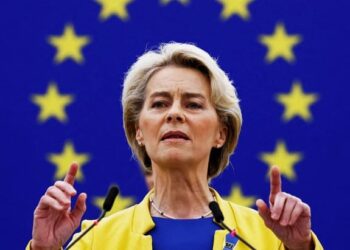 Η Ούρσουλα φον ντερ Λάιεν Σχεδιάζει να Επιβάλλει Αυστηρή Λογοκρισία & τις Ψηφιακές Ταυτότητες στο Διαδίκτυο