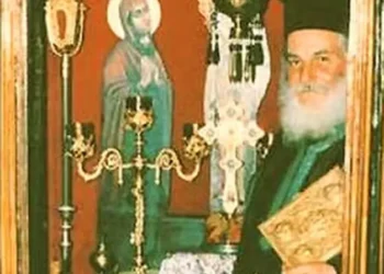 «Τί εἶναι αὐτὸ τὸ κόκκαλο παπᾶ μοῦ; Πάρ’ το ἀπὸ δῶ καὶ τράβα σπίτι σοῦ»