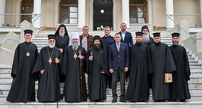 Ν.ΔΑΠΕΡΓΟΛΑΣ,”ΜΑΓΑΡΙΣΤΕΣ ΚΑΙ ΜΙΑΝΤΗΡΕΣ”…