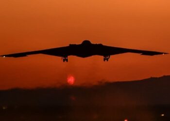 Συναγερμός στο Ιράν – Οι ΗΠΑ μετακινούν μαζικά αεροσκάφη στη Μ. Ανατολή – Σενάριο χάους για νέα επίθεση και αλλαγή καθεστώτος