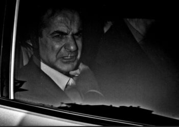 ΚΑΘΗΓΗΤΗΣ ΤΣΟΚΑΣ: Κε Πρωθυπουργέ!. Είστε Δυνάστης του Λαού!. Και Επικίνδυνος, για την Πατρίδα!.