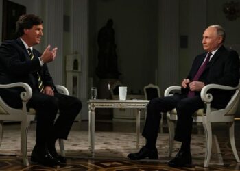 Τάκερ Κάρλσον: Ο Πούτιν είναι ο «πιο Δημοφιλής Ηγέτης σ’ όλο τον Κόσμο»
