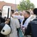 Αγρίεψαν τα πράγματα: Συμπλοκές και αίμα στην επίσκεψη Κ.Μητσοτάκη και Α.Γεωργιάδη στο Αττικό Νοσοκομείο